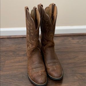Ariat women’s cowboy boots
